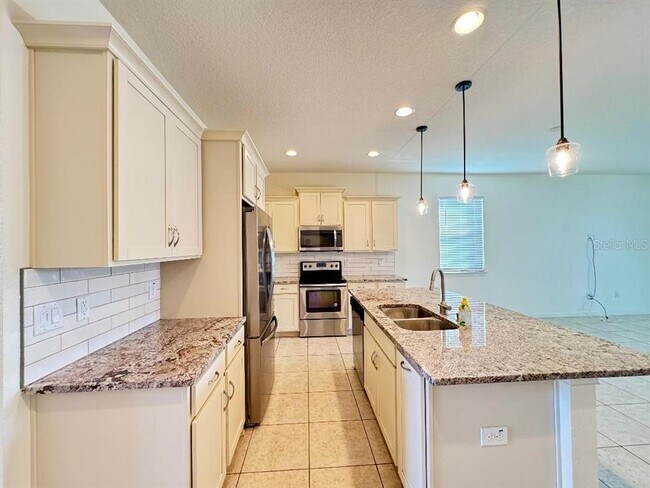 Building Photo - 12377 Streambed Dr