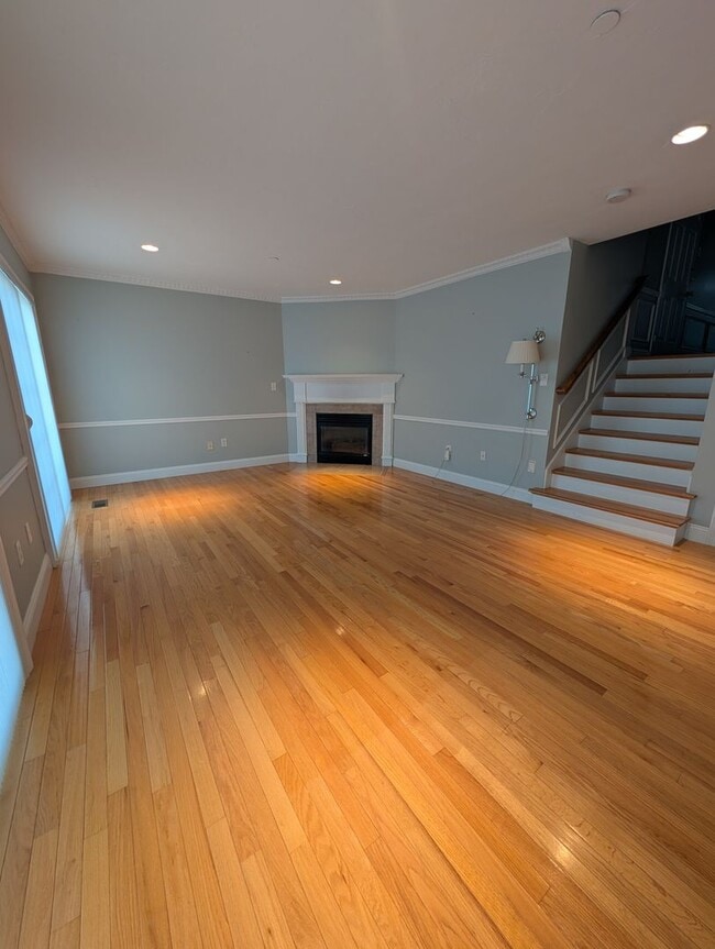 Building Photo - Stunning Lakeside Condo on Lake Quinsigamond – 2 Bed, 2.5 Bath + Garage