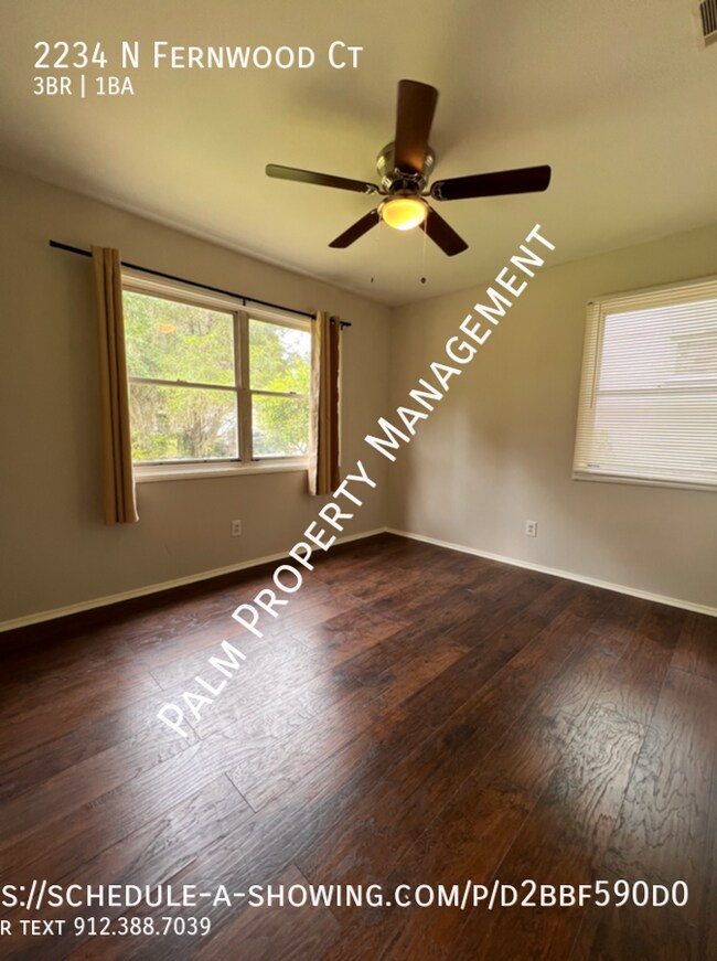 Building Photo - Cute 3 bedroom, 1 bathroom single family h...