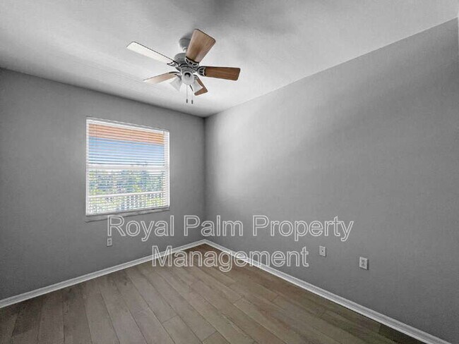 Building Photo - 8550 Kingbird Loop