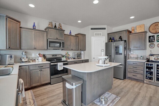 Building Photo - 8345 Talc Dr