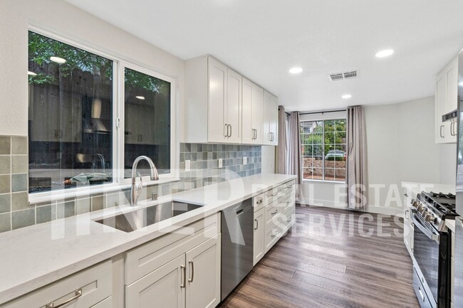 Building Photo - 3421 Cobblestone Dr