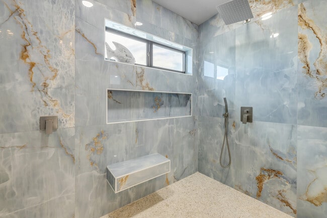 Building Photo - 1707 N Peninsula Ave