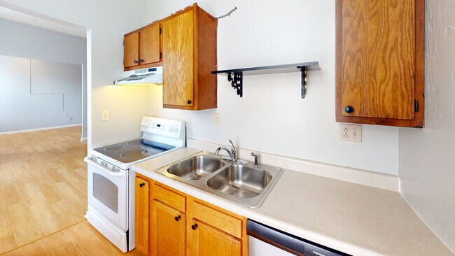 Building Photo - 1506 William Howard Taft Rd