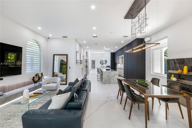 Building Photo - 8941 SW 65th Ct