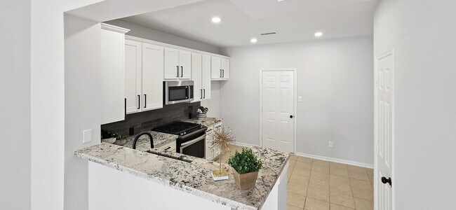 Building Photo - 14 Valley Oaks Cir