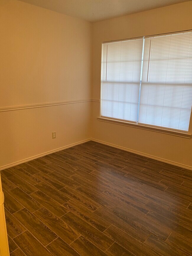 Building Photo - 201 Brook Cir