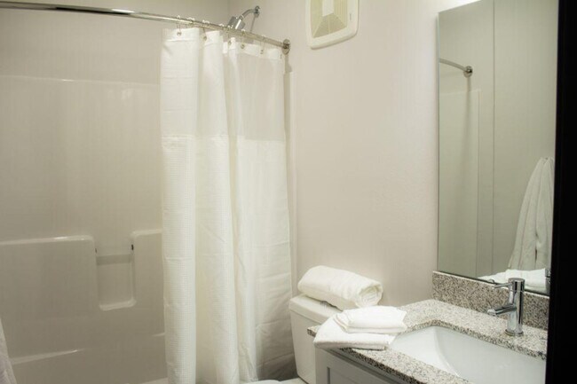 Building Photo - 1439 N Telluride St