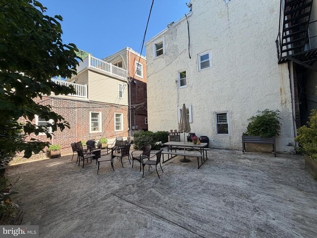 Building Photo - 1504 Mt Vernon St