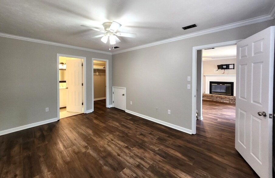 Building Photo - 550 Teal Ln