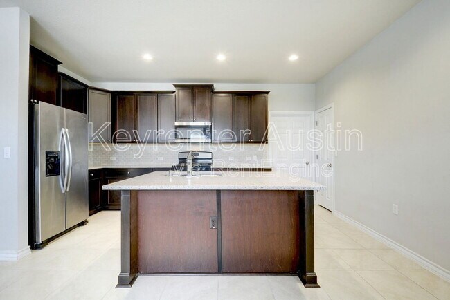 Building Photo - 1803 Los Olivios Wy