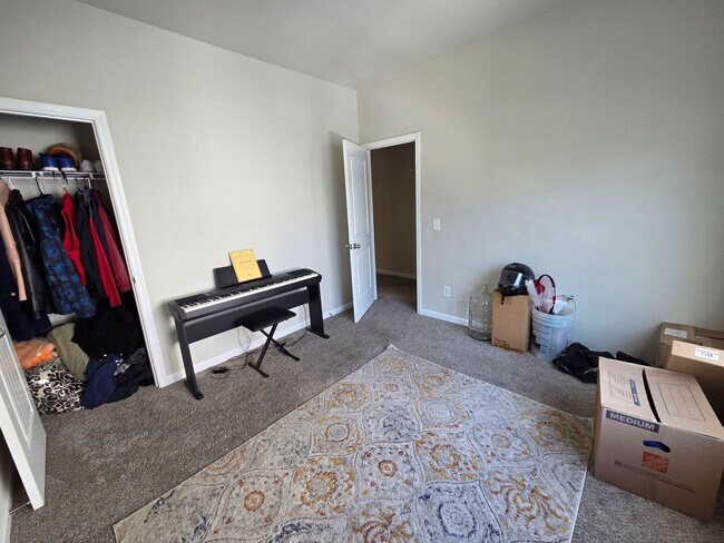 Building Photo - Gorgeous 3 bedroom home!