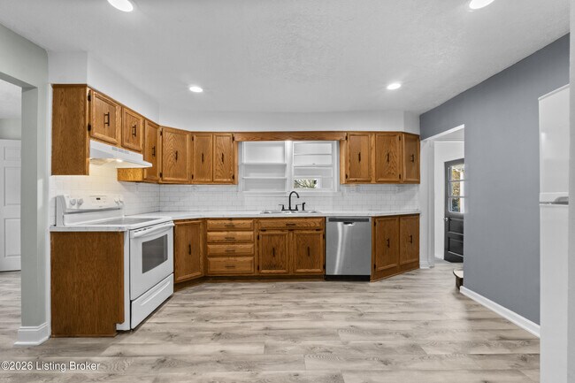 Building Photo - 1710 Pershing Ave