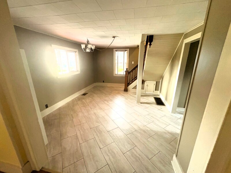 Building Photo - 3 E 3rd Ave