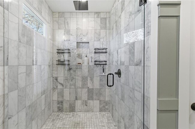 Building Photo - 1030 Kirkwood Ave SE