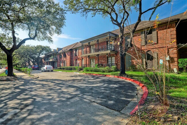 Building Photo - 11550 Chimney Rock Rd