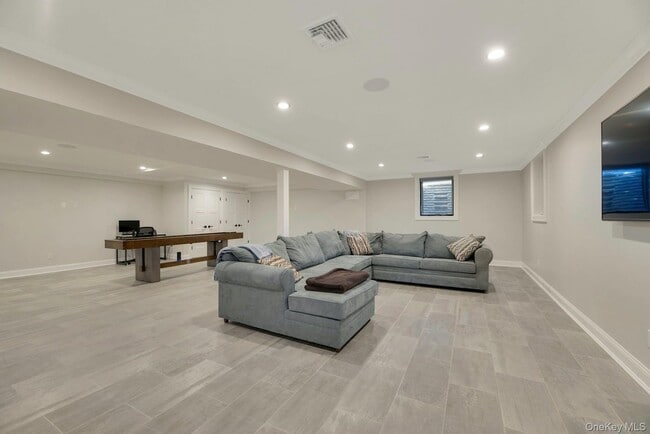 Building Photo - 165 Marine Pl