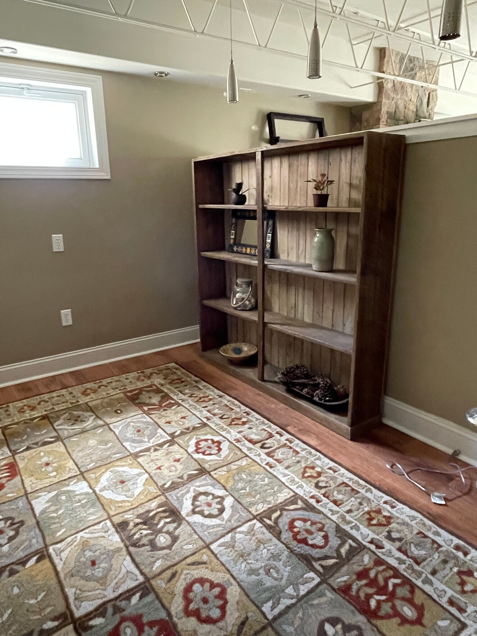 Building Photo - 421 Senter Dr