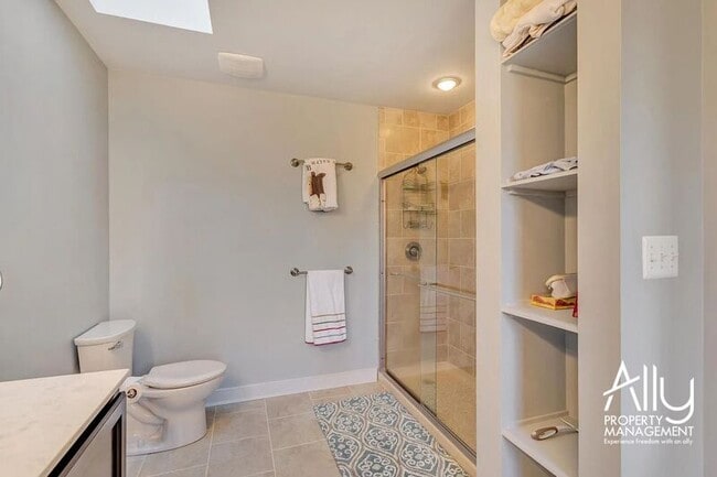 Building Photo - 501 Rookwood Pl