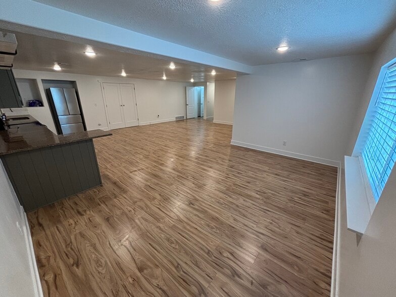 View walking into the apartment - 188 E Bruin Dr