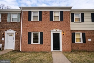 Building Photo - 405 Olde Greenwich Cir