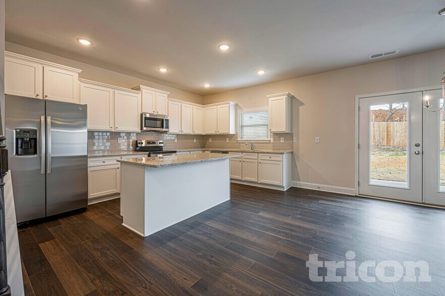 Building Photo - 304 Oxbow St