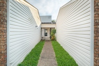 Building Photo - 106 Westchester St