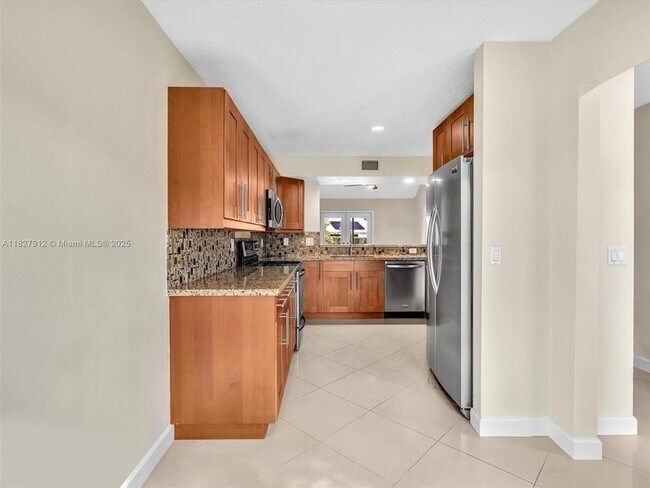 Building Photo - 10323 Hidden Springs Ct