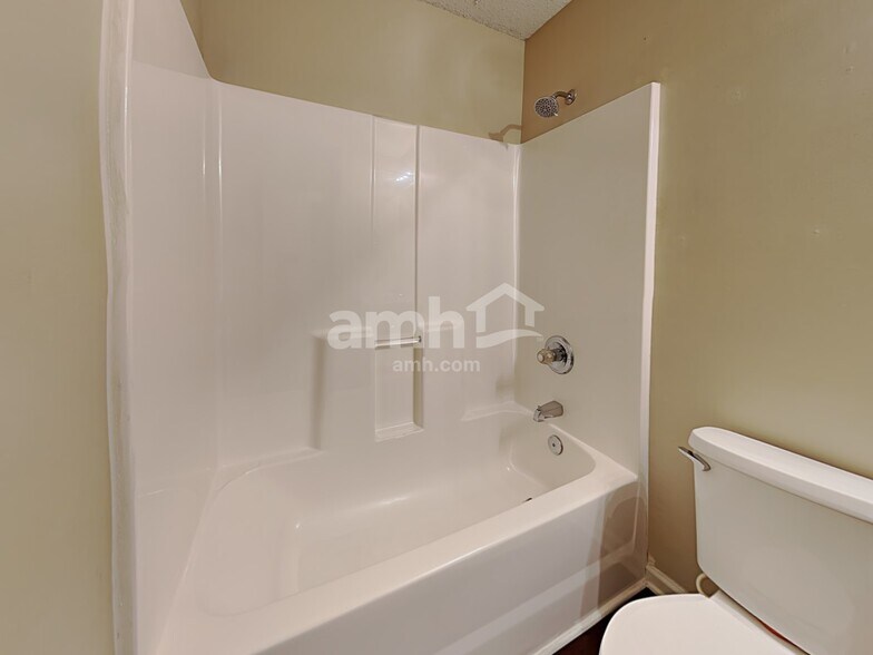 Building Photo - 430 Old Wood Ln