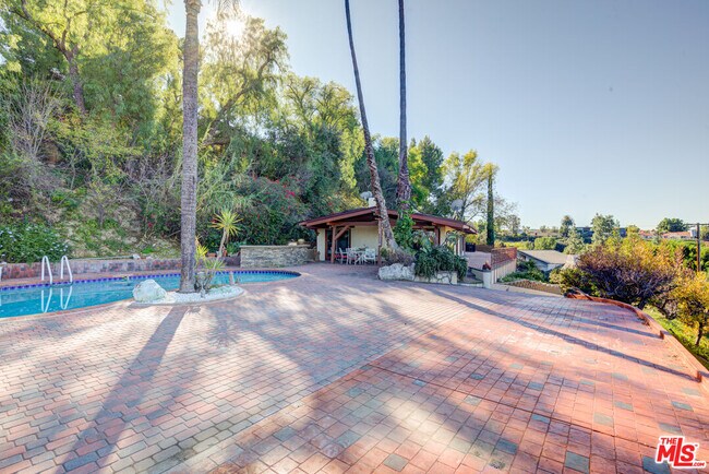 Building Photo - 4520 Gable Dr