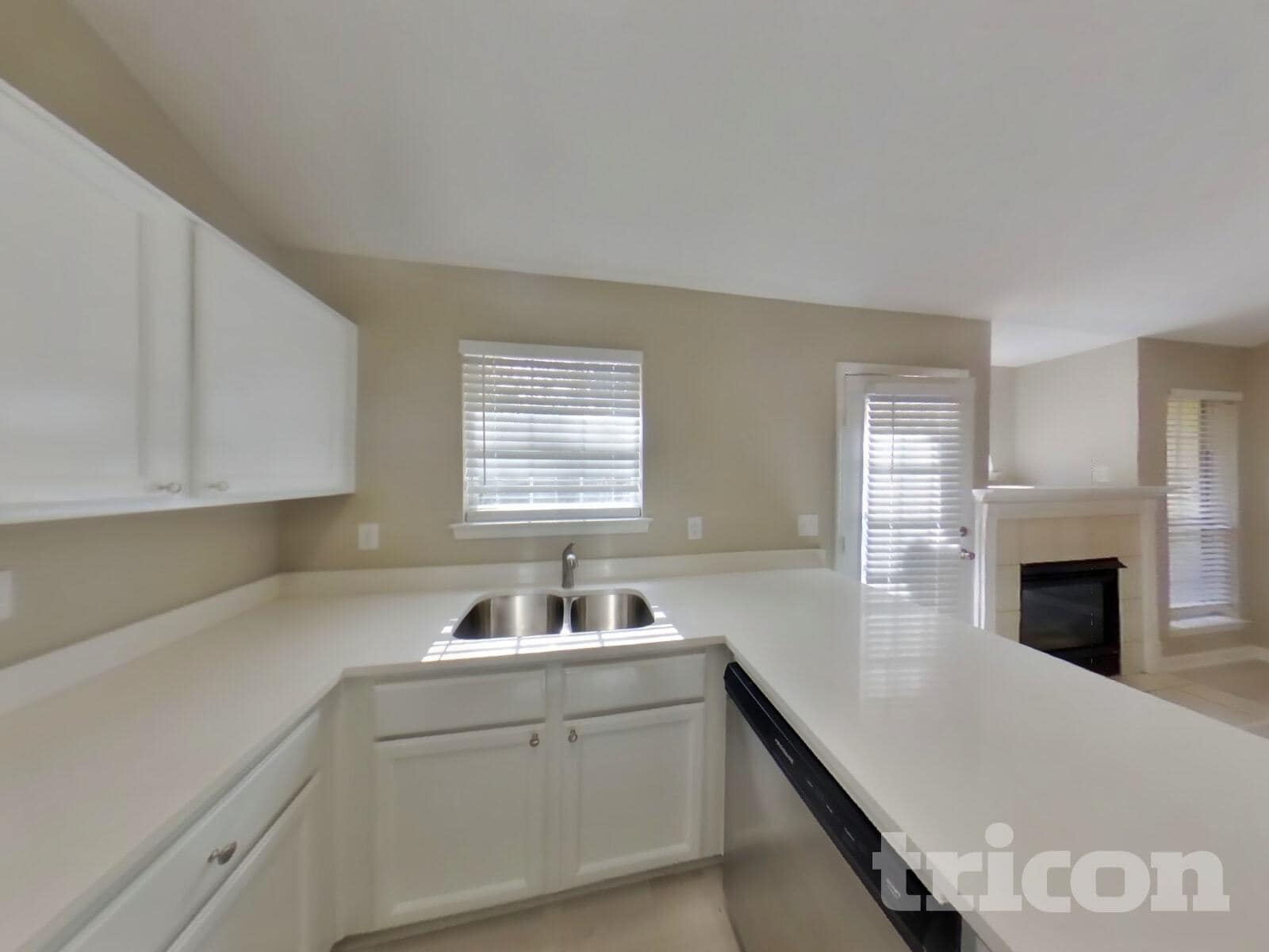 Building Photo - 262 Village Dr