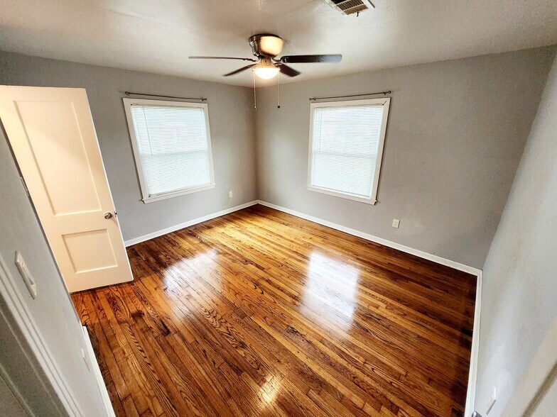 Building Photo - 618 Dunkley Dr