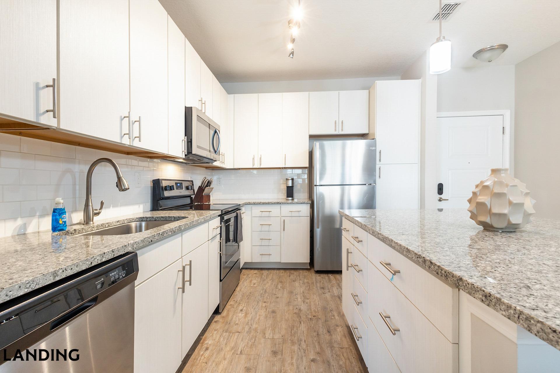 Building Photo - 2300 Tapestry Park Dr