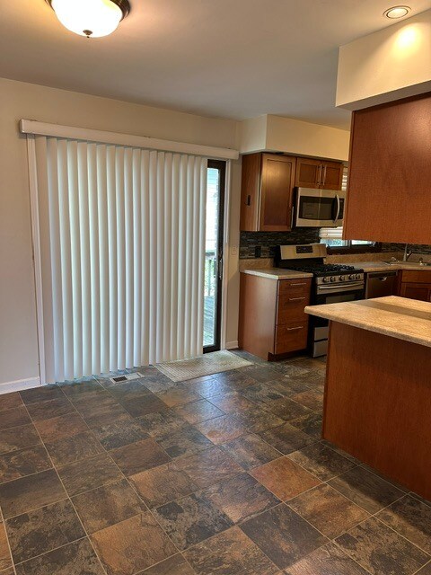Kitchen - 105 Garfield Ave