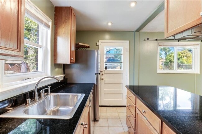 Building Photo - 2308 Mary Baldwin Dr