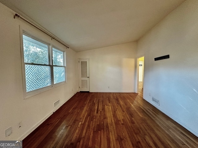 Building Photo - 694 Inglewood Dr