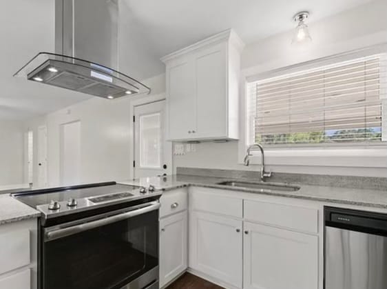 Building Photo - 516 Camellia Dr