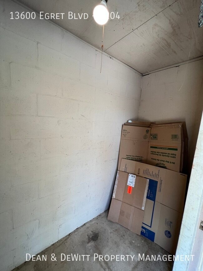 Building Photo - 13600 Egret Blvd