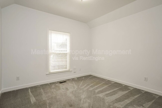 Building Photo - 105 Wagon Trail Dr