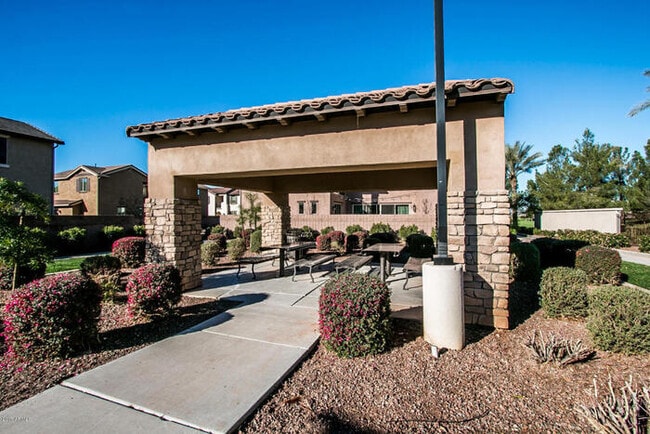 Building Photo - This home has everything that you are looking for!