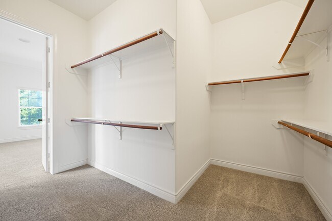 Building Photo - 2202 Hilshire Terrace Ct