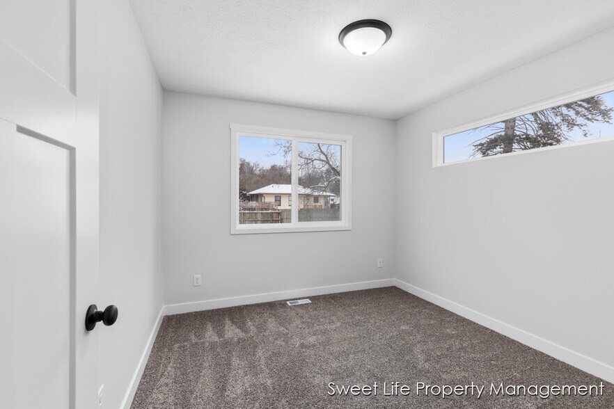 Building Photo - 1524 Fremont Ave NW