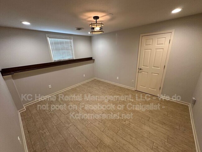 Building Photo - 9802 NW 72nd Terrace