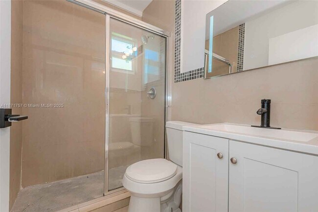 Building Photo - 1013 SW 7 ST Miami FL 33130