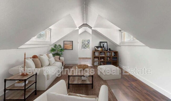 Building Photo - 2028 E Dale St