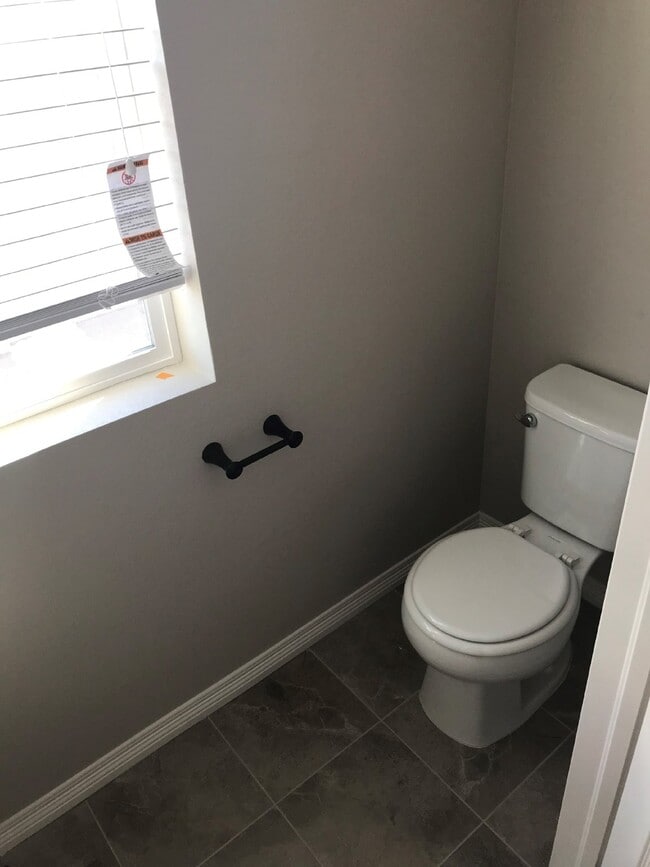 Building Photo - NEW and Modern! 3BR/2.5BA in GVR!