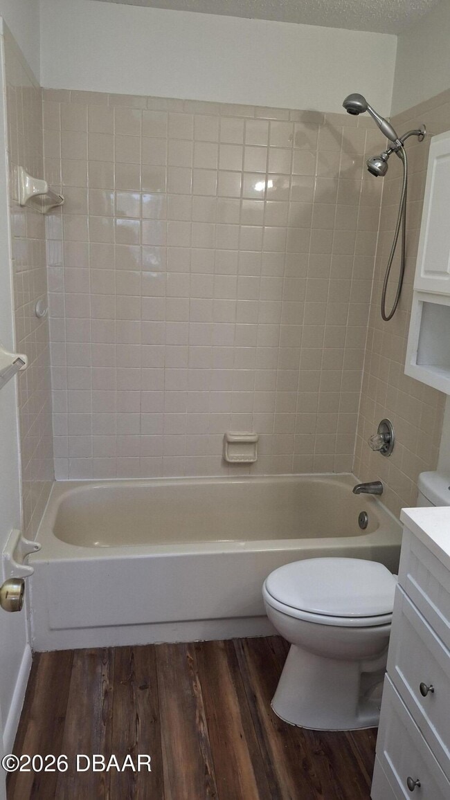 Building Photo - 196 W Sandalwood Ct