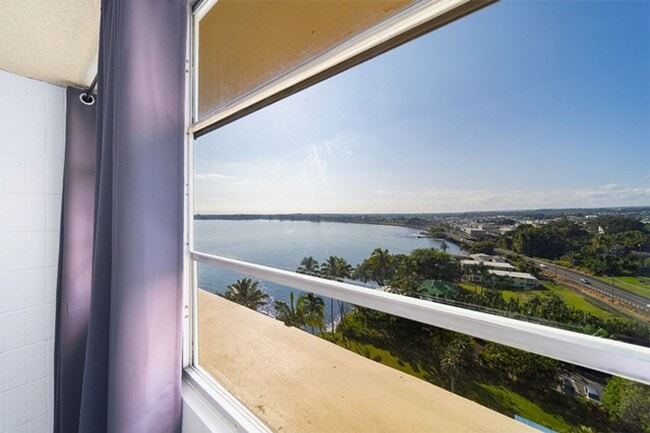 Building Photo - Bayshore Towers - Fully Furnished Unit wit...