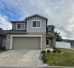 Building Photo - Cheney West Terrace Home