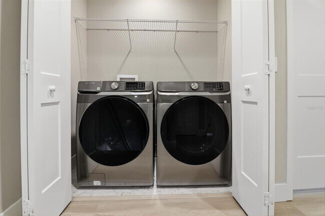 Building Photo - 45 SE 15th Terrace